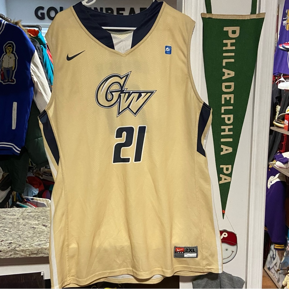 Nike George Washington Kevin LarsenGame Worn Throwback College Basketball Jersey